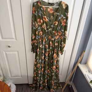 Xtaren green floral v neck maxi dress size large